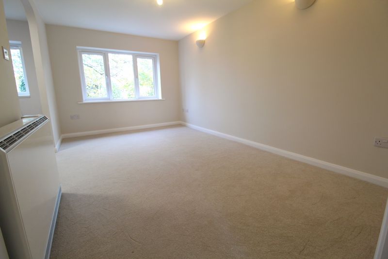 Property photo 3 of 5 Lounge/Diner