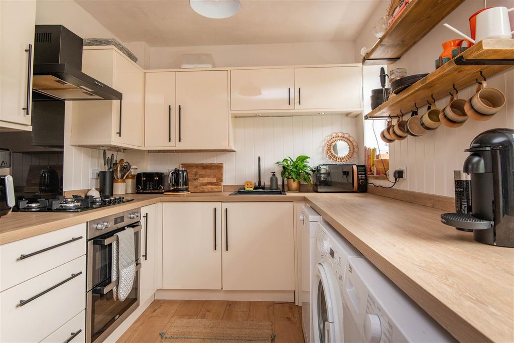 Property photo 3 of 13 Kitchen/Diner