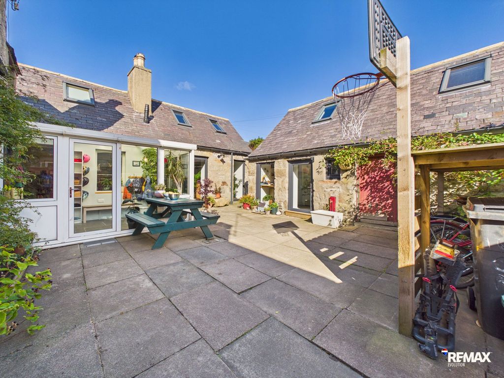 Property photo 1 of 39