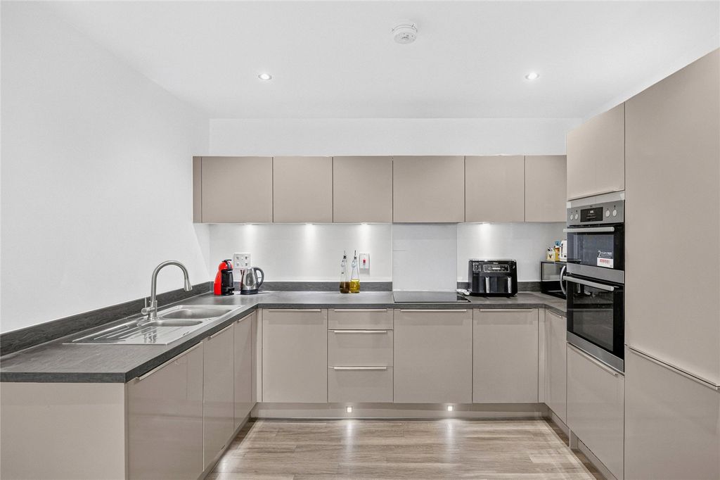 Property photo 2 of 16 Picture No. 04