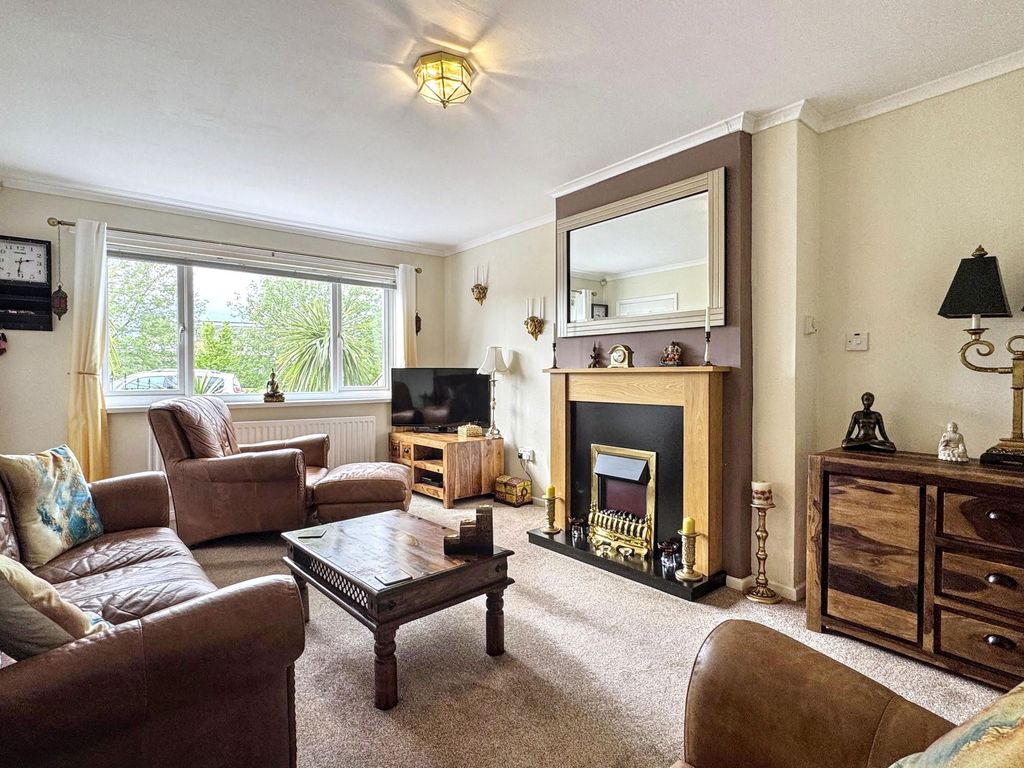 Property photo 2 of 24