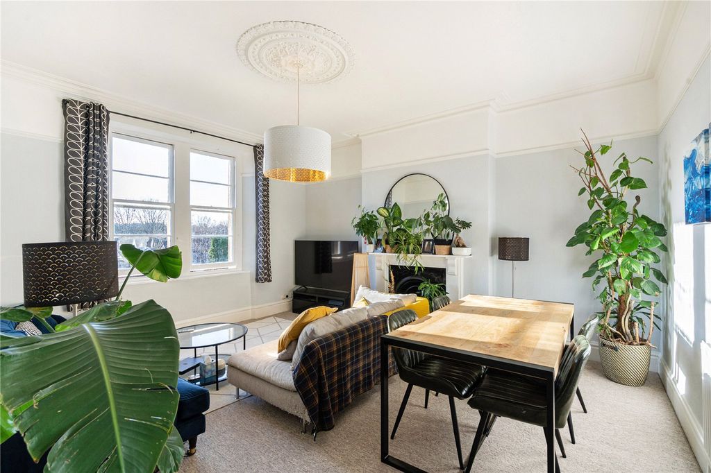 Property photo 2 of 7 Sitting Room