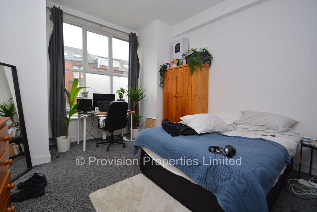 Property photo 1 of 18 Photo