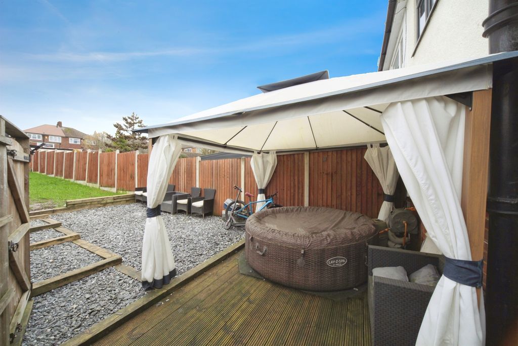 Property photo 3 of 23