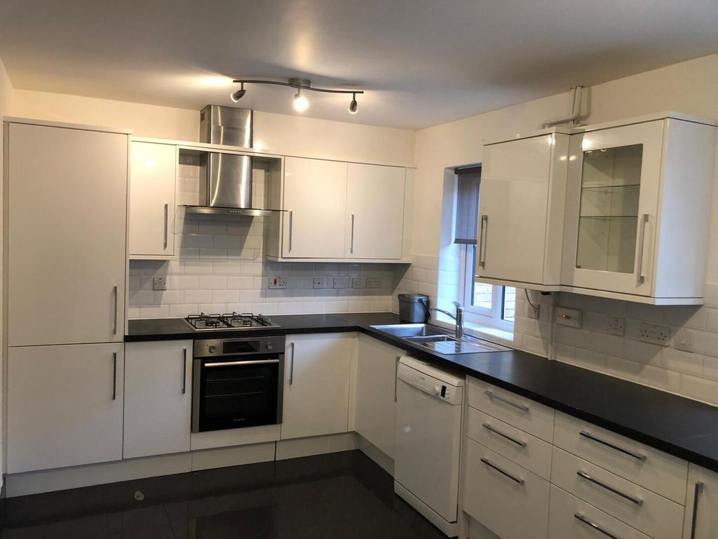 Property photo 1 of 10 Kitchen