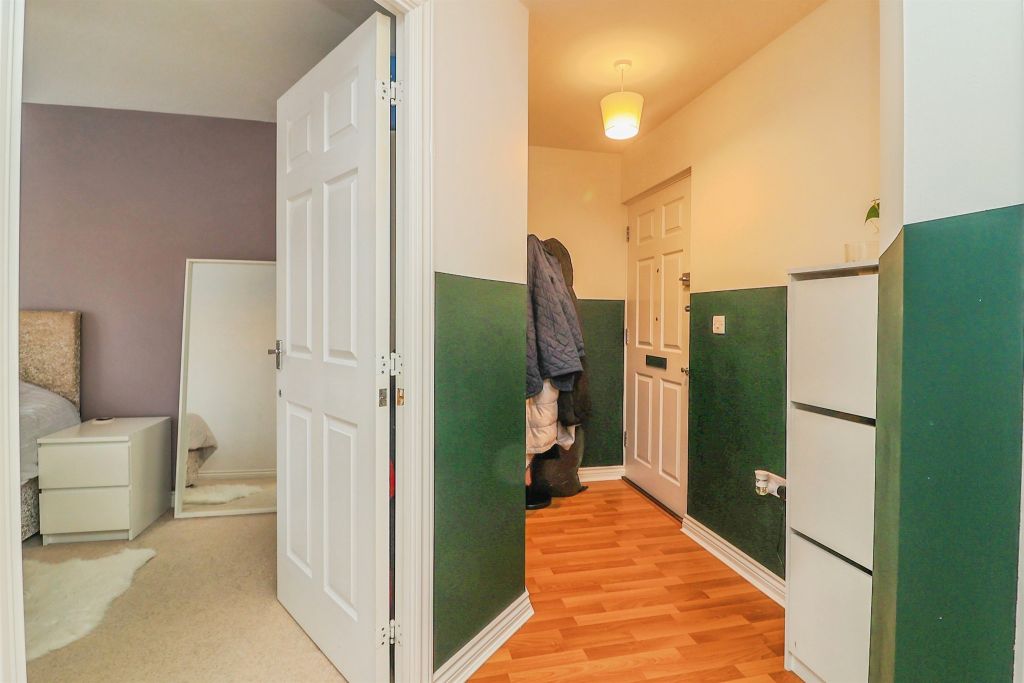 Additional image 5 of 2 bed flat for saleReeve Close, Leighton Buzzard LU7