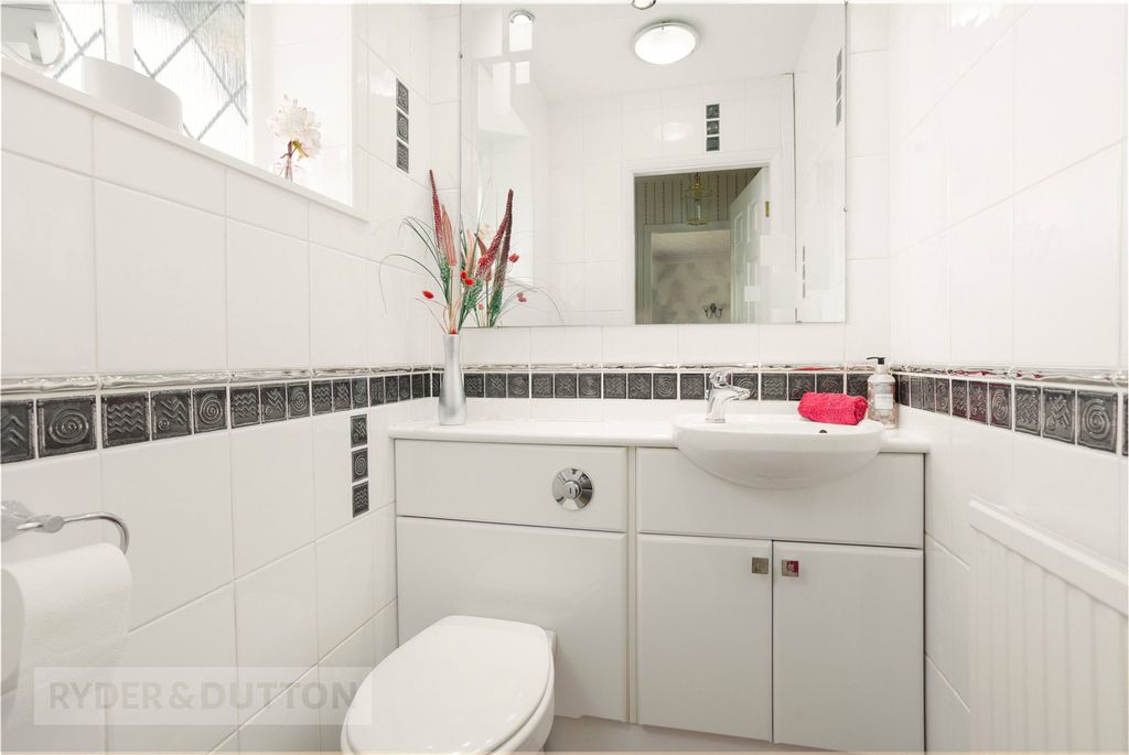 Property photo 3 of 25 Wc