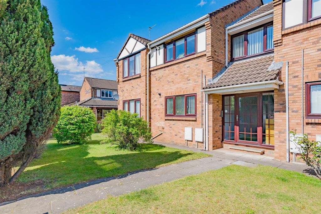 Property photo 1 of 18 Montague Mews-15.Jpg