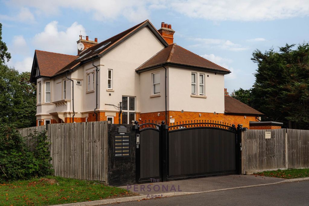 Property photo 1 of 5