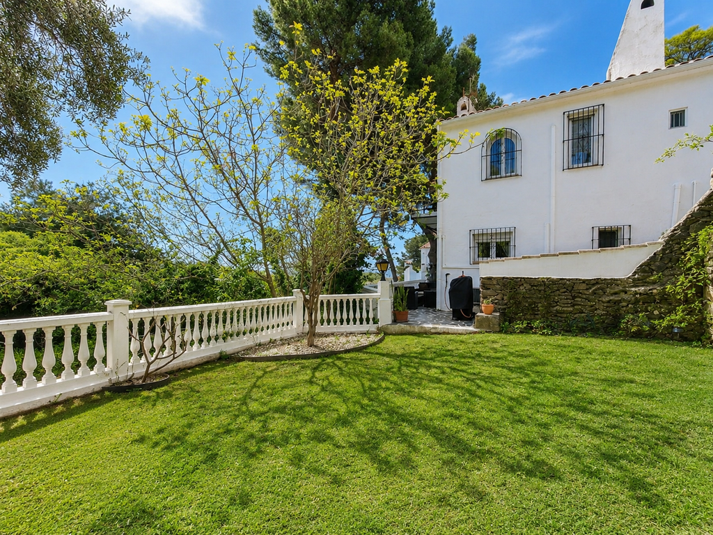 Property photo 2 of 19