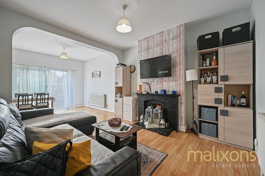 Property photo 1 of 12