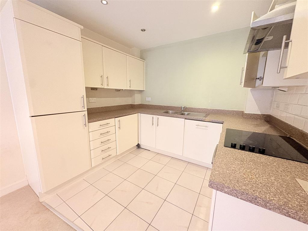 Property photo 3 of 13