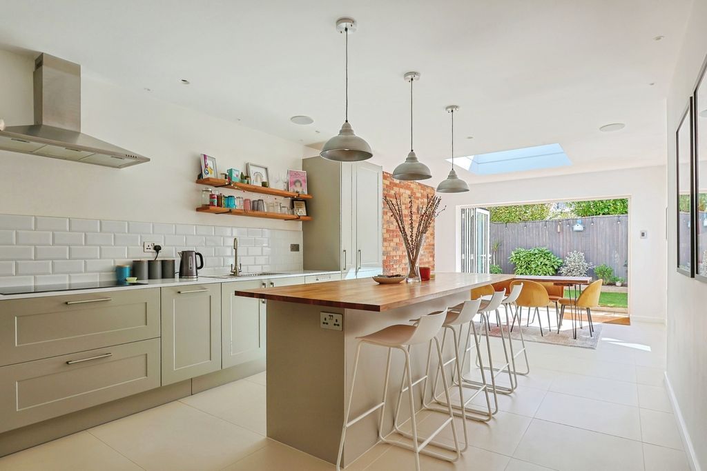 Property photo 2 of 19 Kitchen/Diner