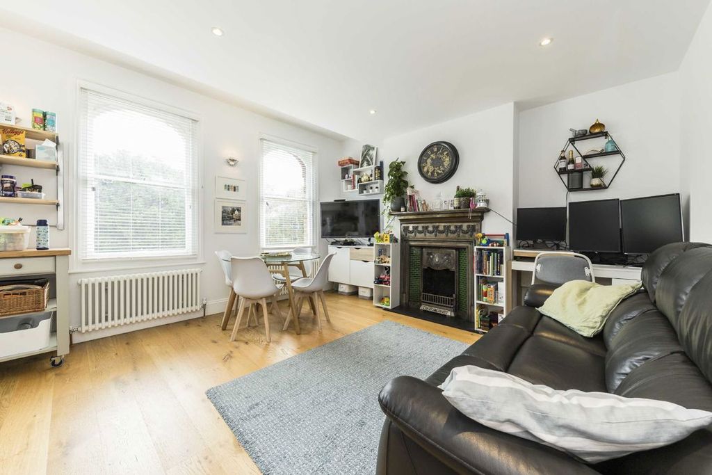 Property photo 2 of 7