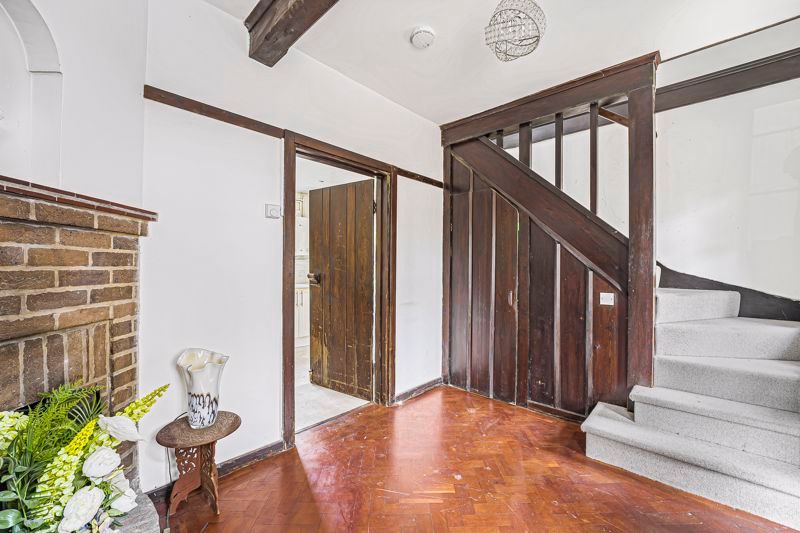 Property photo 2 of 16 Entrance Hall