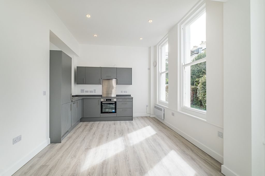 Property photo 2 of 12 2-Esperance-House...