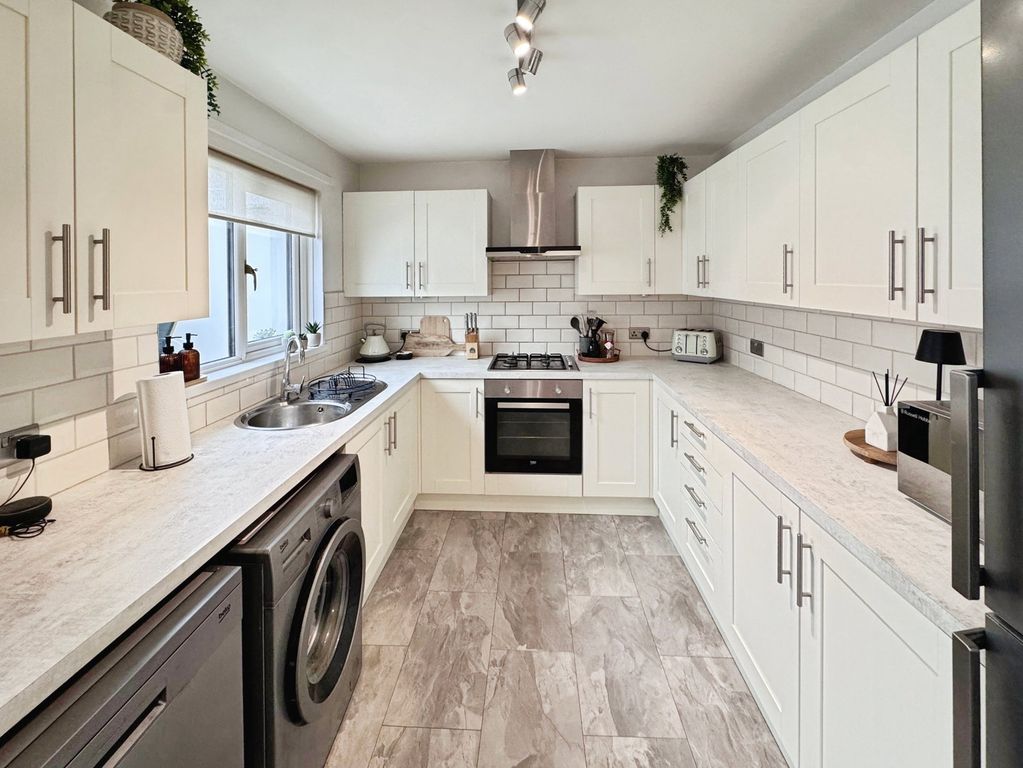 Property photo 3 of 26