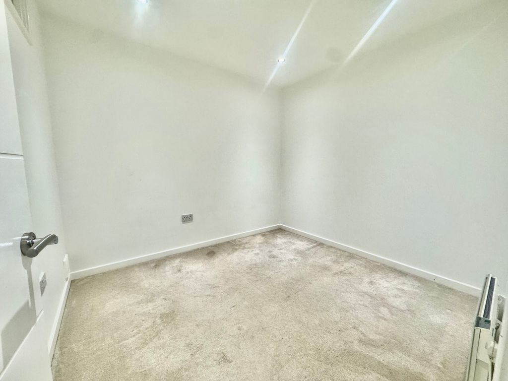 Property photo 3 of 6 Image