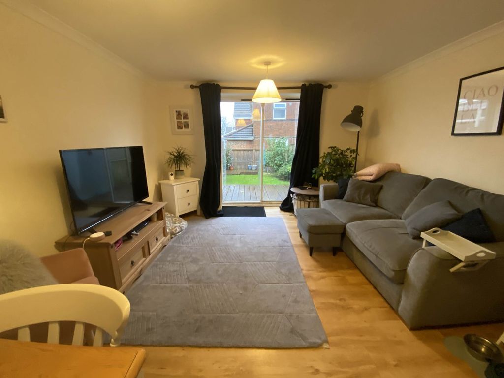 Property photo 2 of 7