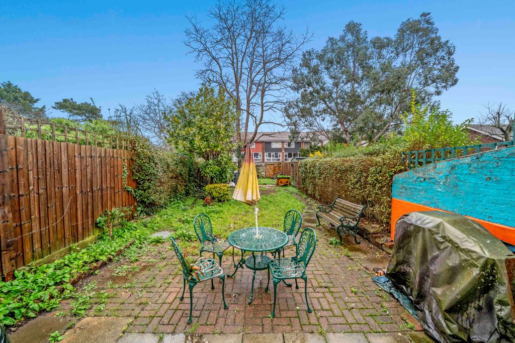 Property photo 2 of 17