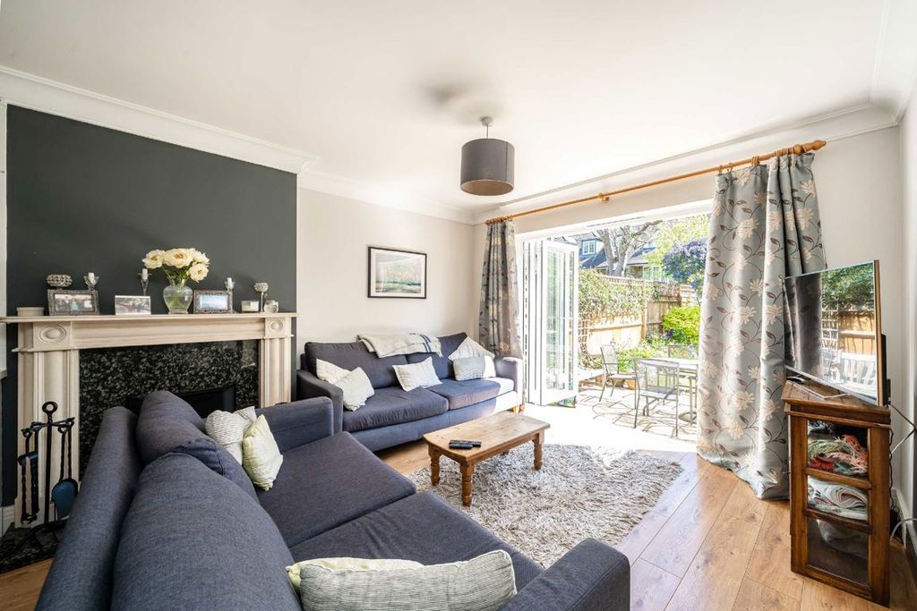 Property photo 2 of 9