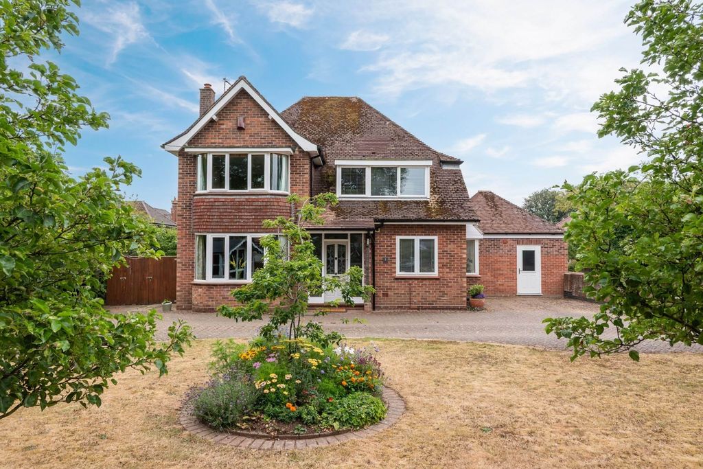 Property photo 1 of 28
