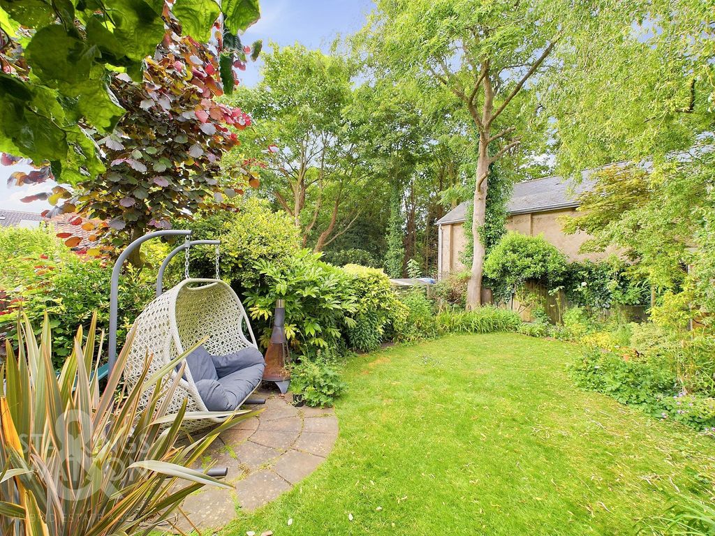 Property photo 2 of 27