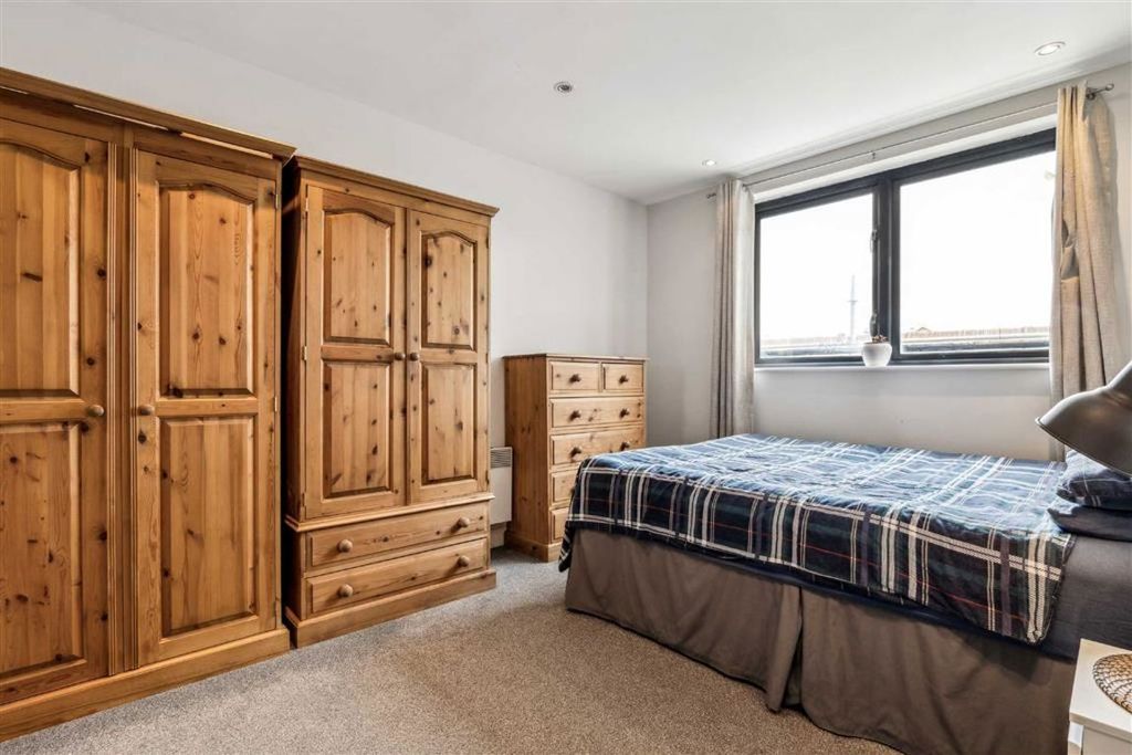 Property photo 3 of 4