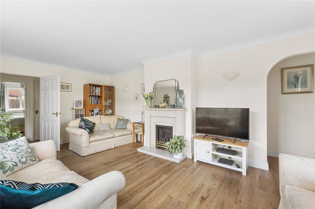 Property photo 3 of 15 Sitting Room