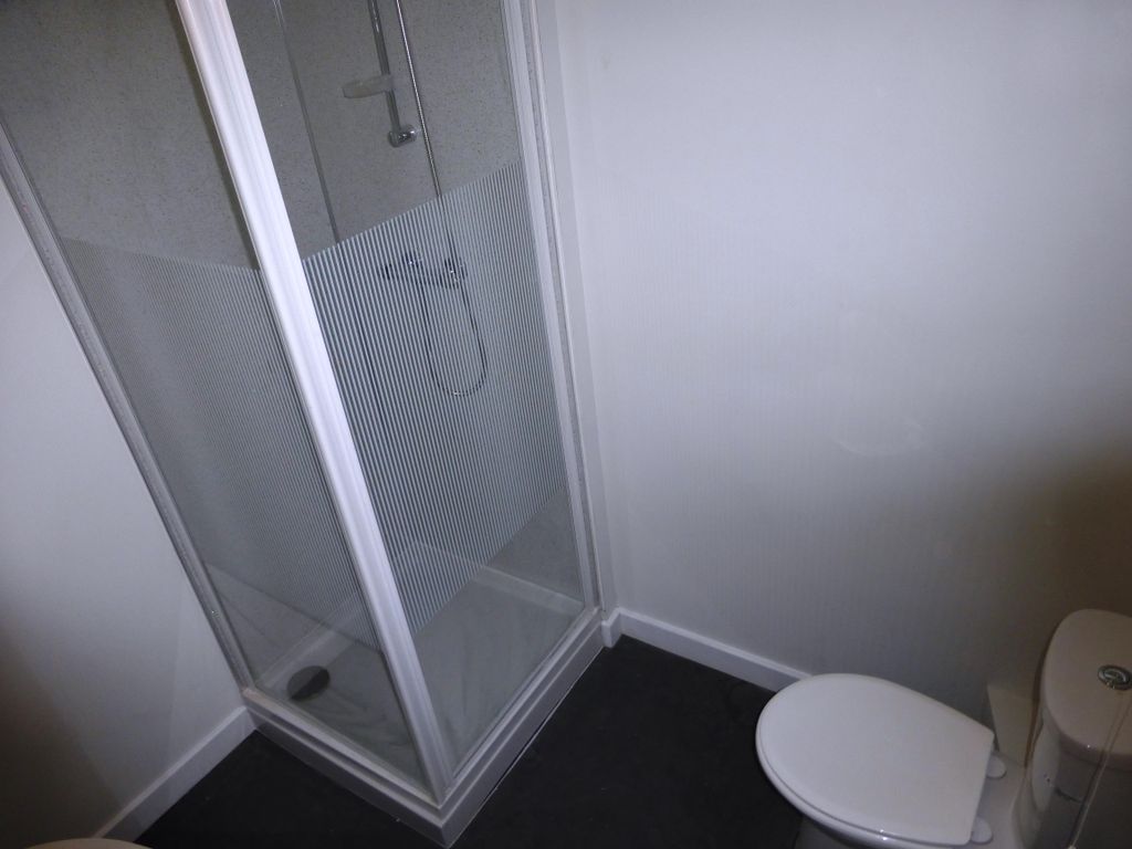 Property photo 3 of 6 Bedroom