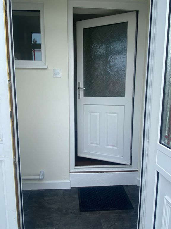 Property photo 2 of 21 Entrance Porch 