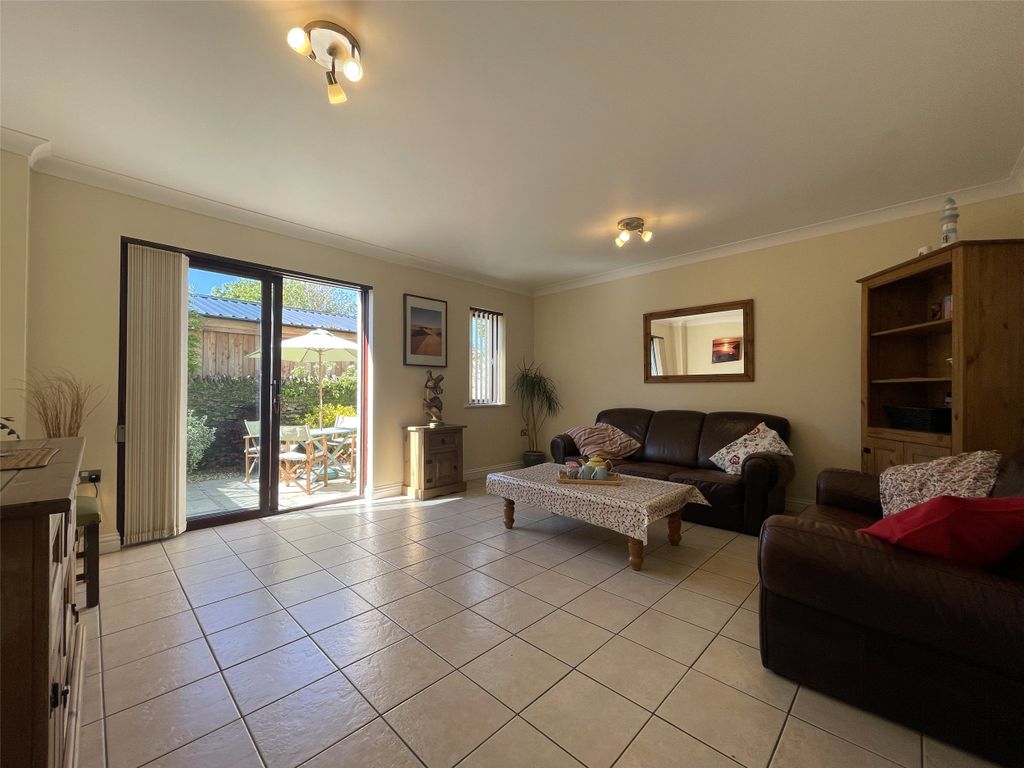 Property photo 2 of 12 Picture No. 01