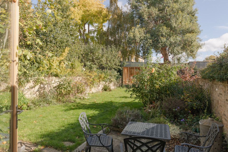 Property photo 2 of 27