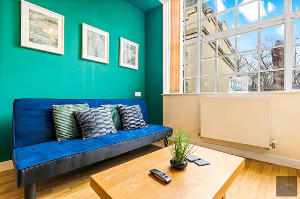 Property photo 2 of 7 Reception