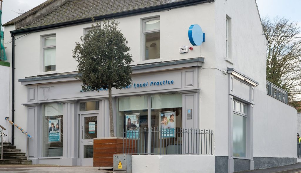 Property photo 1 of 2