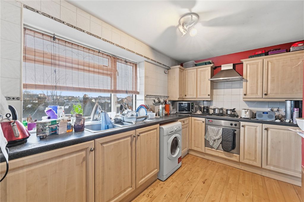 Property photo 3 of 5 Picture No. 11