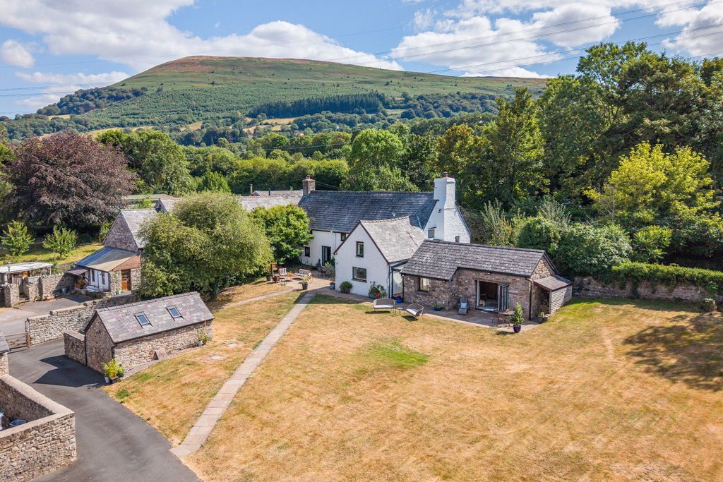Property photo 1 of 62