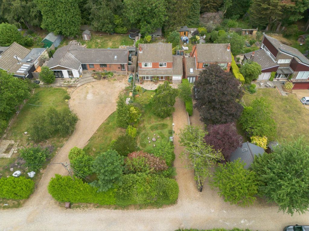Property photo 2 of 28