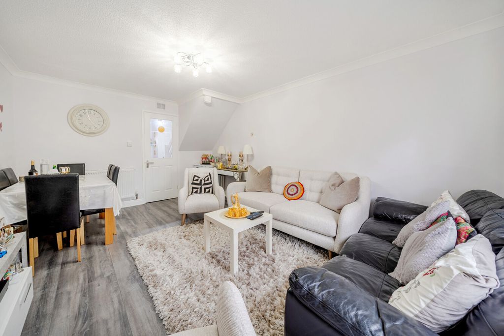 Property photo 1 of 12 1528238-12-6Abceb...