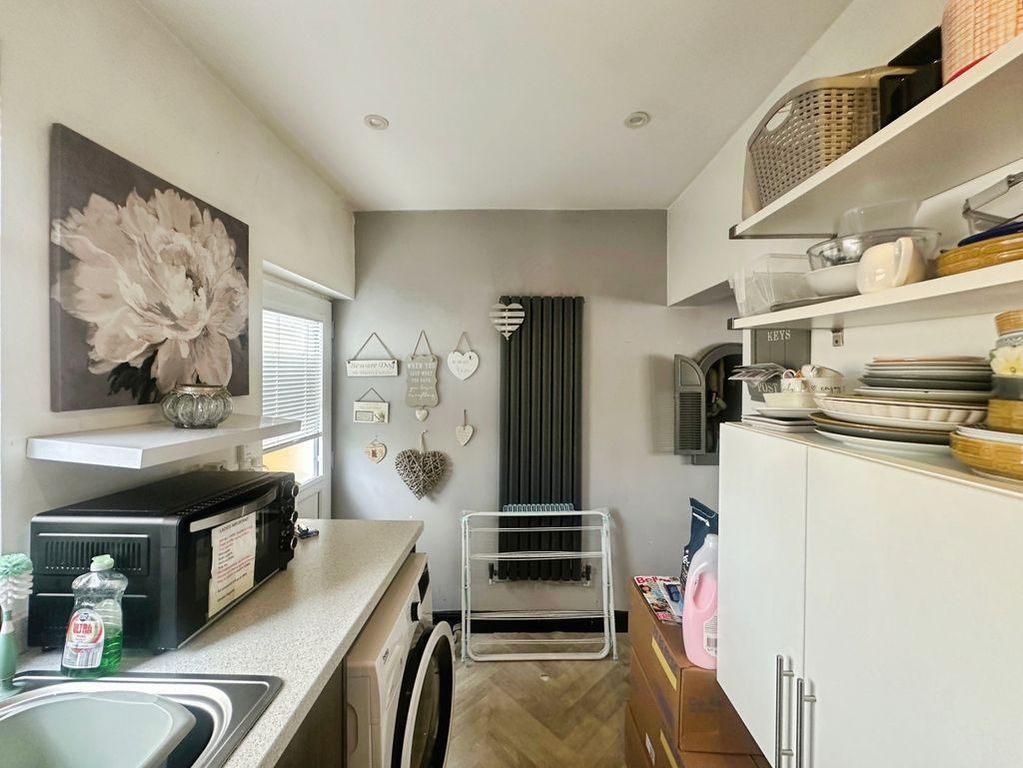 Property photo 3 of 7 Photo 1