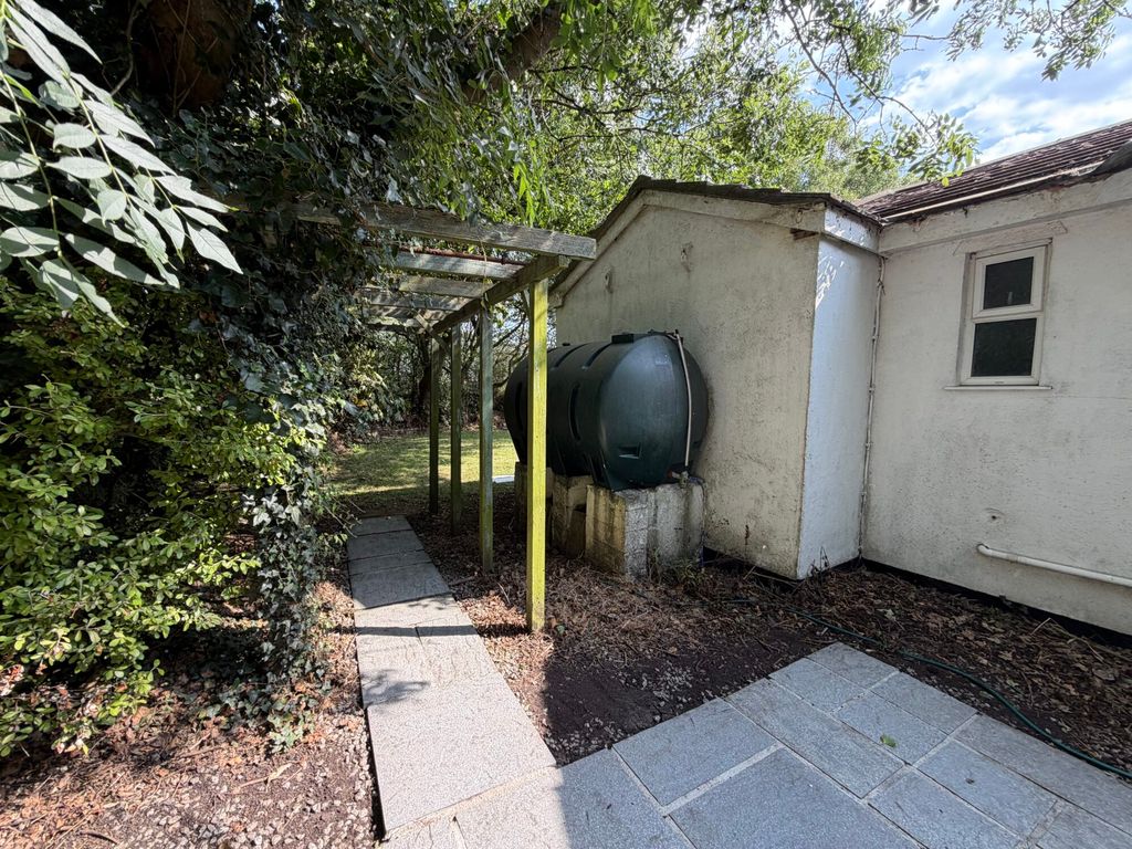 Property photo 3 of 38