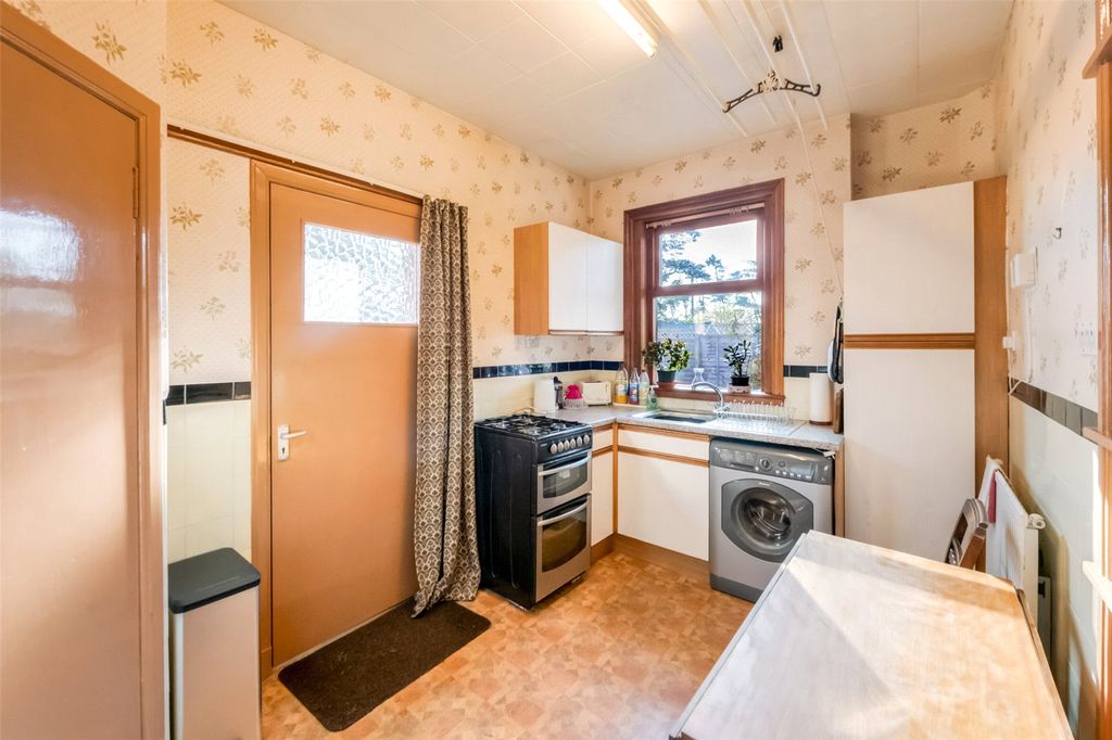 Property photo 2 of 21 Kitchen