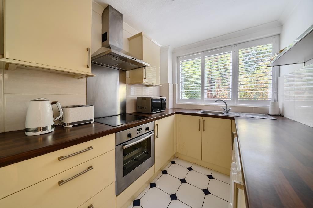 Property photo 3 of 22 Kitchen