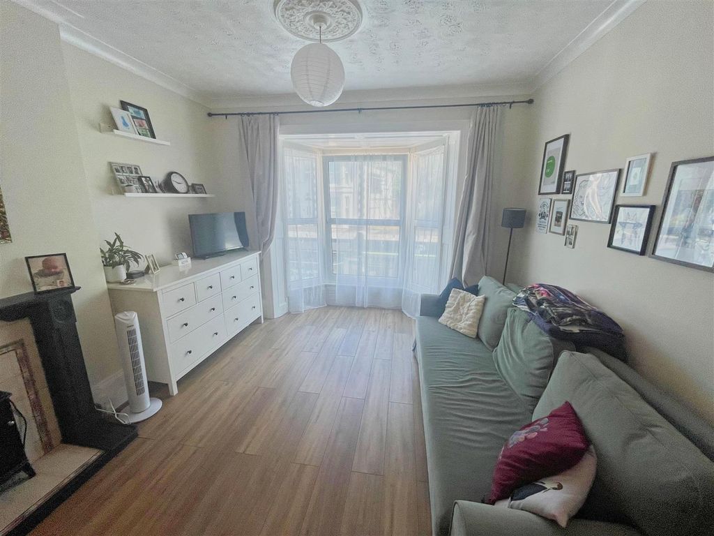 Property photo 3 of 12 11.Jpg