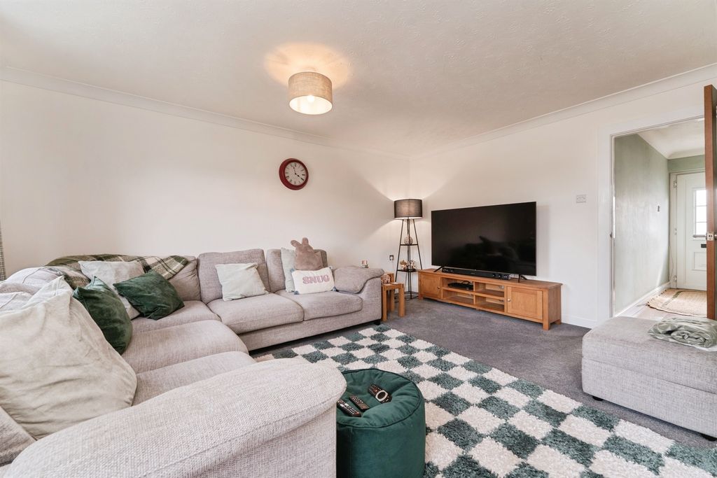 Property photo 3 of 18