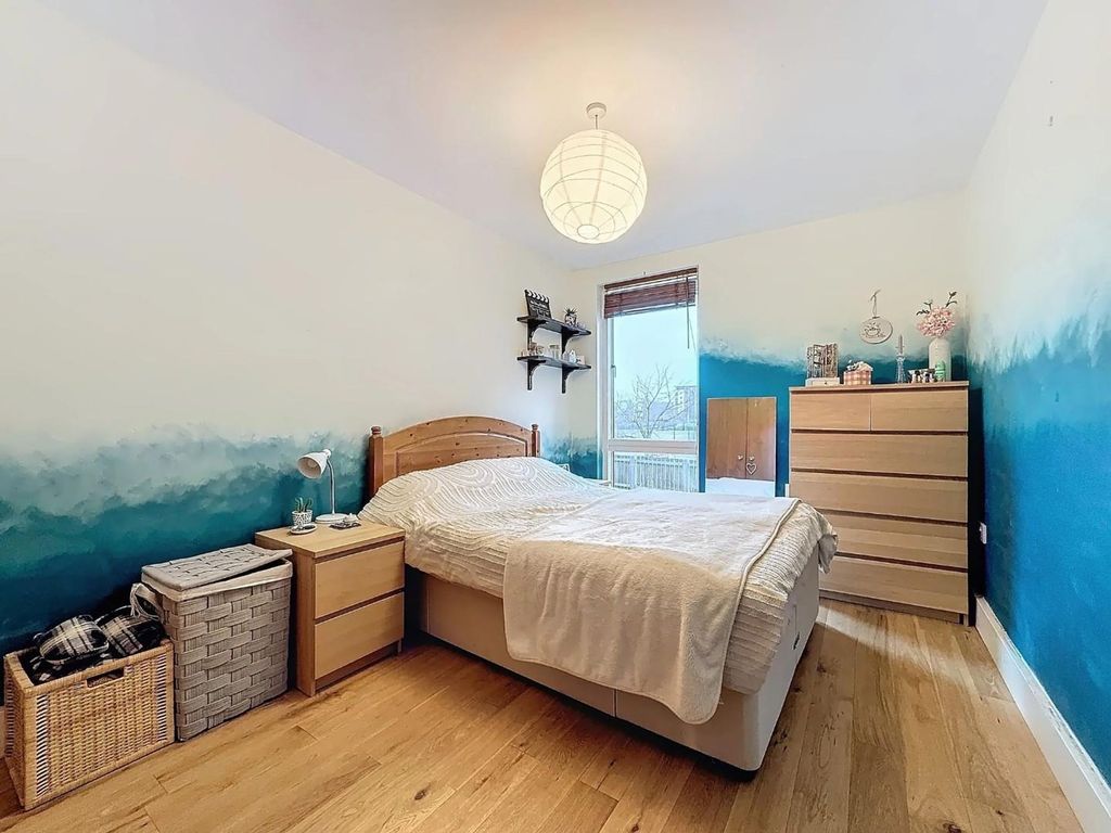 Property photo 2 of 16 Bedroom