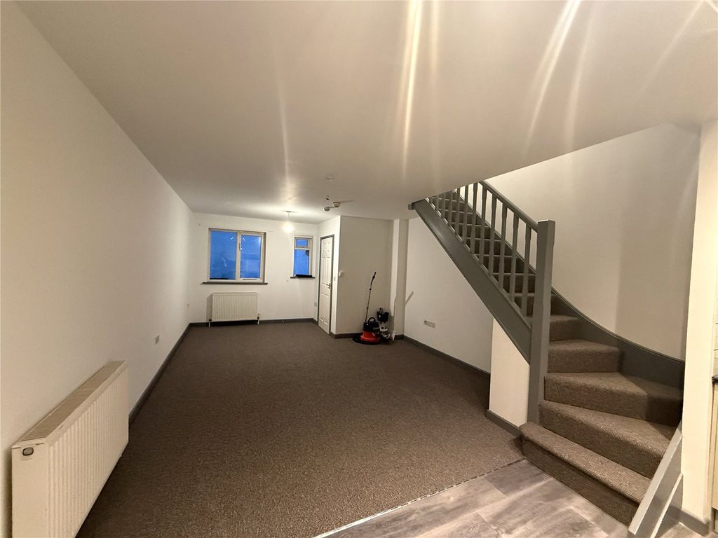 Property photo 3 of 7 Picture No. 06