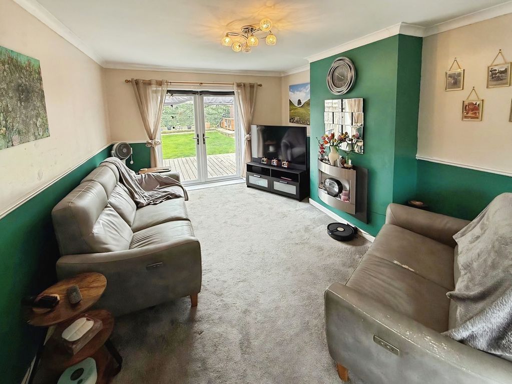 Property photo 3 of 7 Photo 9