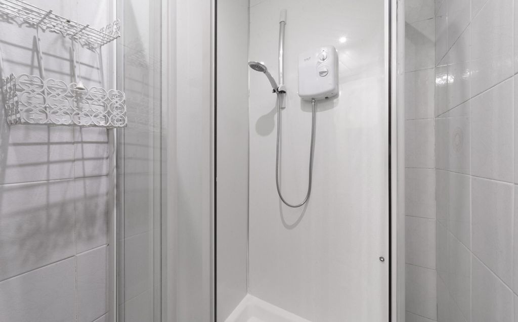 Property photo 3 of 11 Photo 2