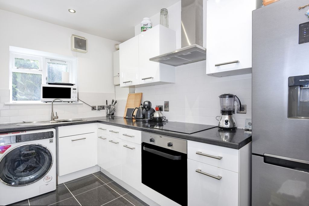 Property photo 3 of 5 203978 (3)